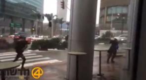 بالفيديو.. إسرائيلية تطير لأمتار بسبب قوة الرياح