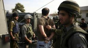 الاحتلال يعتقل عشرة مواطنين في الضفة