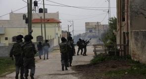 حالات اختناق خلال مواجهات مع الاحتلال في قرية كفيرت قرب جنين