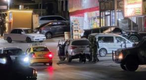 الاحتلال يعتقل مواطنا ويحتجز آخرين خلال اقتحامه بلدة تقوع