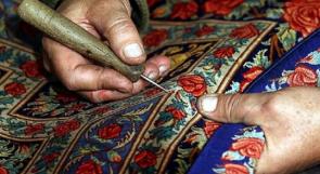صناعة السجاد اليدويّ في غزّة مهنة عريقة تقاوم الاندثار