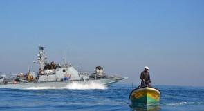 زوارق الاحتلال تطلق نيران أسلحتها تجاه مراكب الصيادين في بحر رفح