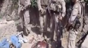 فيديو يظهر جنود امريكيون يتبولون على جثث طالبان