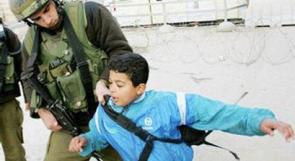 طفل مقدسي يجبر على تسليم نفسه بعد اعتقال الاحتلال لوالده