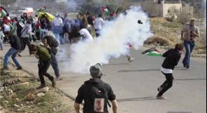 عشرات الإصابات بالاختناق اثر قمع الاحتلال لمسيرة بلعين الأسبوعية