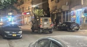 اعتقال شاب ومداهمة منازل أسرى محررين جنوب جنين