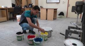 خاص لـ"وطن": بالفيديو.. غزة: شابان ينتجان الألوان لأول مرة في القطاع