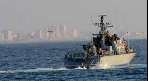 زوارق الاحتلال تستهدف مراكب الصيادين في بحر خان يونس