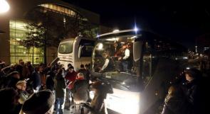 رئيس حي ألماني غاضب يرسل حافلة لاجئين إلى مقر ميركل
