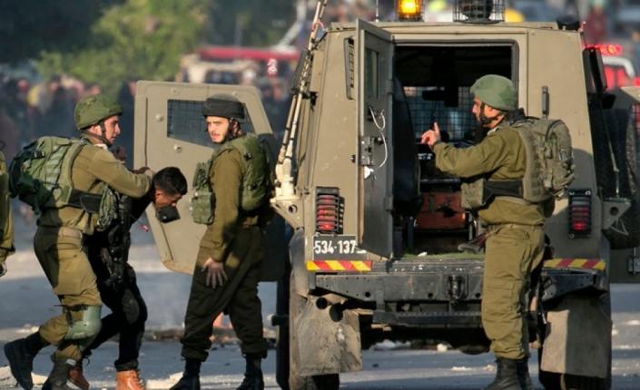 الاحتلال يشن حملة اعتقالات في الضفة بينهم أسير محرر