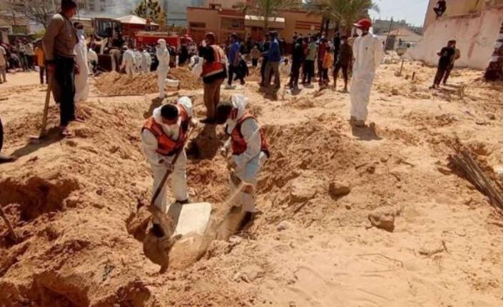 على مدار 5 أيام: انتشال نحو 392 جثمانا من مجمع ناصر الطبي بخان يونس