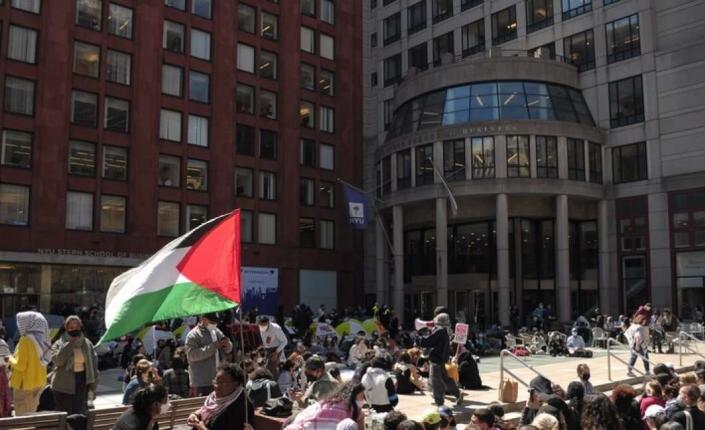 اعتقال عشرات المتظاهرين المؤيدين لفلسطين في عدة جامعات أمريكية