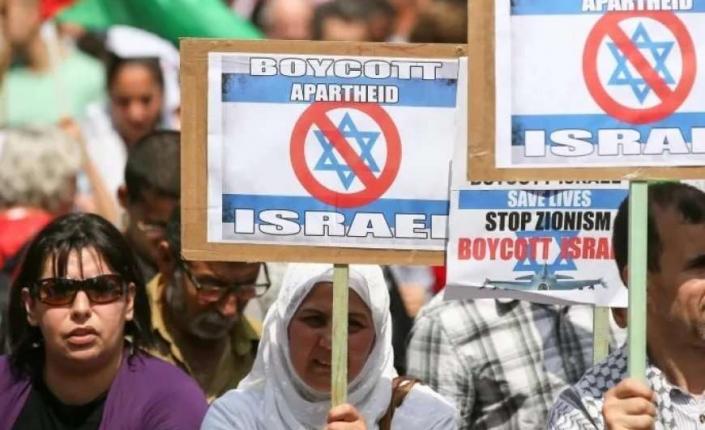 عريضة وقعها 200 ألف شخص تطالب بإنهاء نظام الفصل العنصري ضد الفلسطينيين
