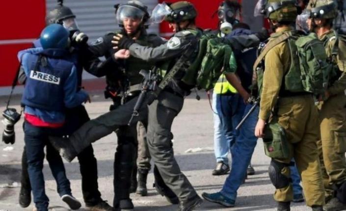 39 صحفياً في سجون الاحتلال.. منهم 21 يخضع للاعتقال الإداري