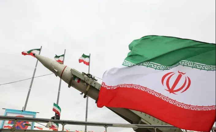 إيران ترفع جاهزيتها العسكرية إلى "أقصى درجاتها" تحسبا لأي طارئ أو مغامرة حربية محتملة