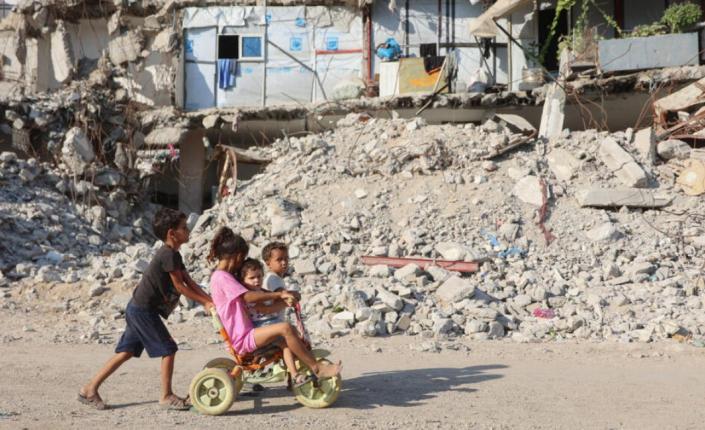 الاحتلال يعرقل إنشاء قاعدة لقوة دولية في غزة ضمن خطة ترامب.. ومخاوف من تعطيل إعادة الإعمار
