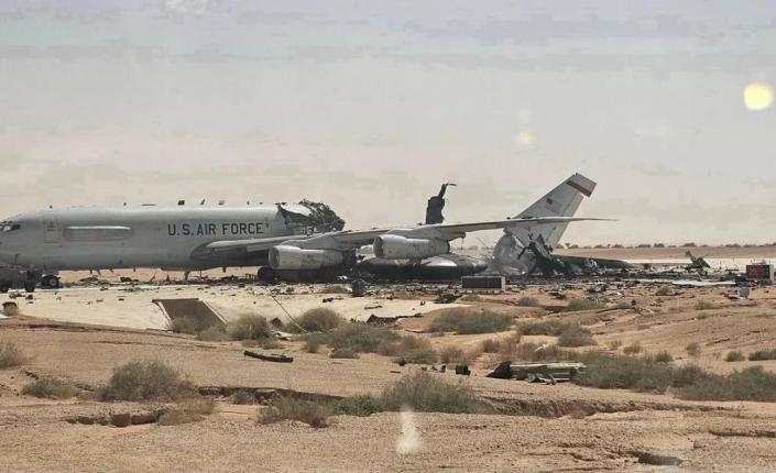 صور تعرض لأول مرة تظهر دمارا هائلا لحق بمبان وآليات في مواقع عسكرية أمريكية جراء هجمات إيران