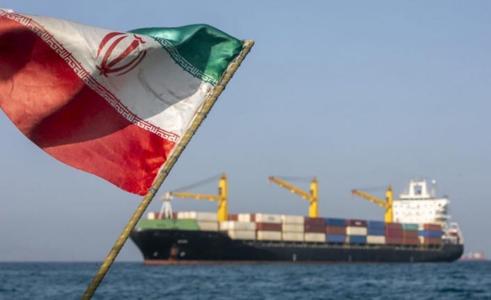 ايران: نسيطر بالكامل على مضيق هرمز وحركة عبور السفن فيه محدودة للغاية