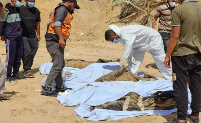 اكتشاف 51 جثة إضافية بالمقبرة الجماعية في مستشفى ناصر بقطاع غزة