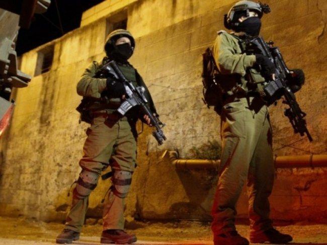 الاحتلال يعتقل 3 شبان خلال اقتحامات في الضفة