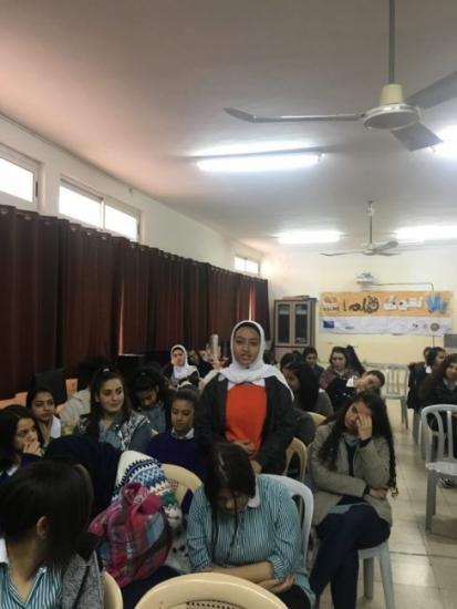 نابلس: عرض فيلم "ممنوع وبس" في مدرسة الحاجة رشدة المصري
