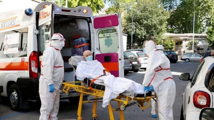 وزير الصحة الإيطالي: وباء كوفيد لم ينته والإصابات تزداد