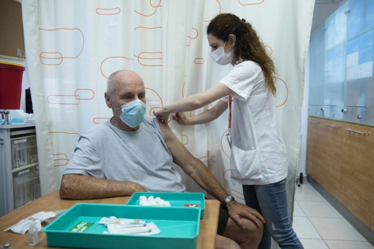 وزارة صحة الاحتلال: الجرعة الثالثة من اللقاح متاحة لجميع "الإسرائيليين"