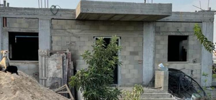 الاحتلال يجبر مواطنا من قلنسوة على هدم منزله