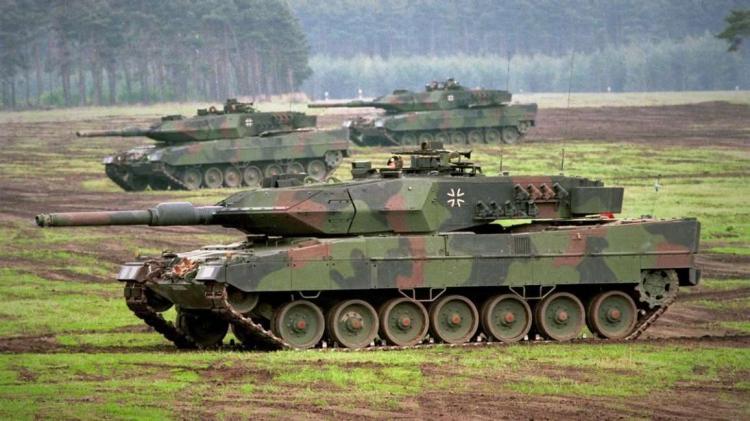 ألمانيا توافق على تسليم دبابات "ليوبارد" لأوكرانيا.. روسيا تهدد بحرقها