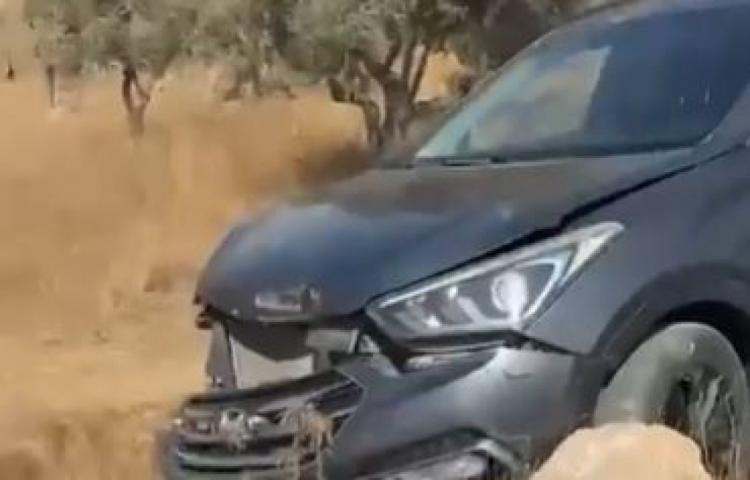 مستوطنون يصدمون مركبة قرب قرية المغير برام الله