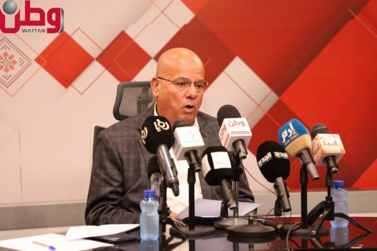 خلال مؤتمر صحفي في وطن .. نصار نصار: رفع القيود عن أعداد المسافرين والحافلات على معبر الكرامة بزيادة 500 مسافر يوميا وإلغاء مرتقب لمنصة الحجز