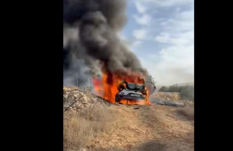 مستوطنون يهاجمون قاطفي الزيتون في ترمسعيا ويحرقون ثلاث مركبات مستوطنون يهاجمون قاطفي الزيتون في ترمسعيا ويحرقون ثلاث مركبات