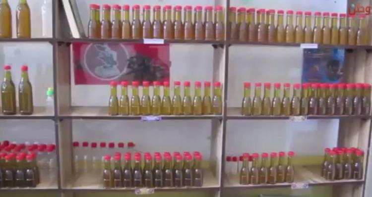 خاص لـ "وطن": بالفيديو... غزة: محيسن يصنع "الخمر الحلال" للوقاية من الأمراض