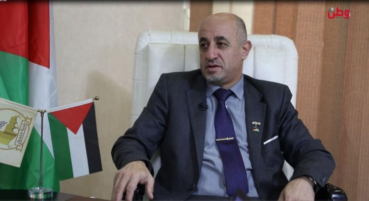 وطن تسائل رئيس بلدية حلحول جهاد أبو عَصَبه
