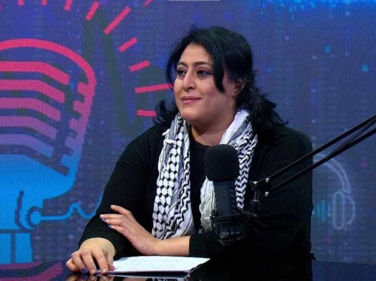 الكاتبة بيسان عدوان تنسحب من معرض يوتيبوري في السويد احتجاجاً على استضافة متحدث سابق بجيش الاحتلال الكاتبة بيسان عدوان تنسحب من معرض يوتيبوري في السويد احتجاجاً على استضافة متحدث سابق بجيش الاحتلال