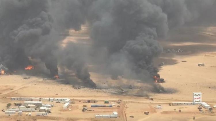 القوات المسلحة اليمنية تعلن استهداف أرامكو في ينبع وقاعدة خميس مشيط بصواريخ باليستية وطائرات مسيرة القوات المسلحة اليمنية تعلن استهداف أرامكو في ينبع وقاعدة خميس مشيط بصواريخ باليستية وطائرات مسيرة