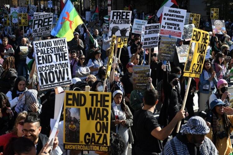 تظاهرات في عدة مدن أميركية تضامنا مع الشعب الفلسطيني ورفضا لاستمرار العدوان تظاهرات في عدة مدن أميركية تضامنا مع الشعب الفلسطيني ورفضا لاستمرار العدوان