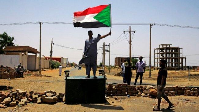 المعارضة السودانية توقف العصيان وتسمي رئيس الحكومة