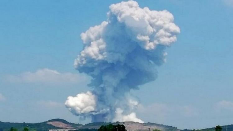 انفجار ضخم يهز مصنعا للألعاب النارية في تركيا