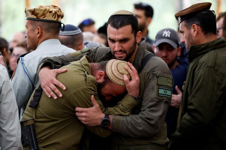الاعلام العبري: الجيش يمر بمراحل انهيار بشرية.. يجب تسوية قضية التجنيد الاعلام العبري: الجيش يمر بمراحل انهيار بشرية.. يجب تسوية قضية التجنيد