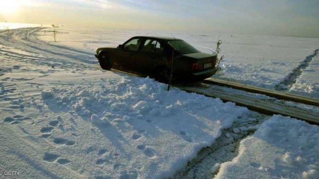"طريق الجليد" يكسر كل قواعد المرور في العالم