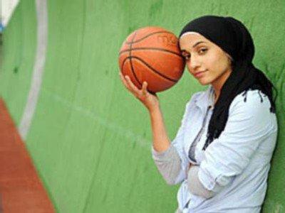الأمم المتحدة تدعو الفيفا للتخلي عن حظر الحجاب