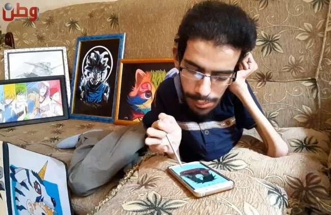 رغم إعاقته الحركية..محمد الدلو أول فلسطيني يفتتح معرضاً لرسوم الأنيميشن