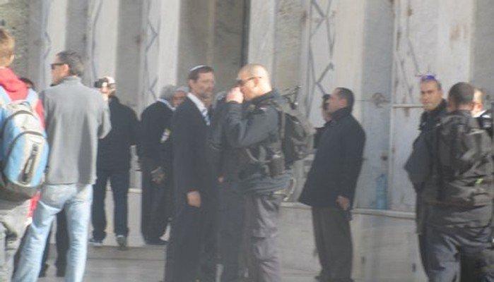 بالصور... فشل محاولة عضو 'كنيست' اقتحام مسجد قبة الصخرة اليوم