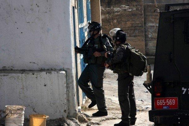 قوات الاحتلال تستدعي شابا من بيت لحم