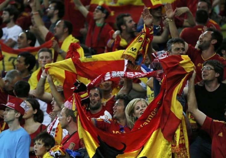 بالصور.. جماهير أسبانيا تحتفل بصعود منتخبها للدور الربع نهائي