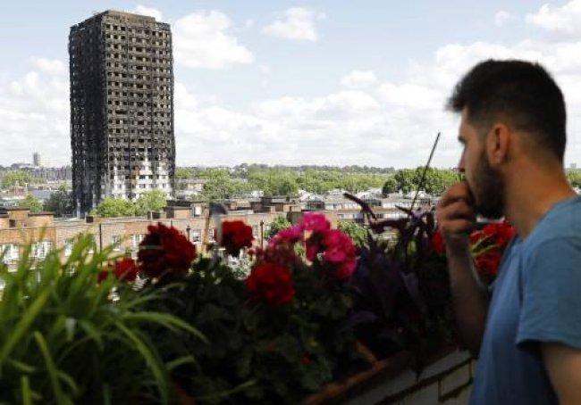 بريطانيا تعتبر 58 مفقودا في حريق برج لندن قتلى