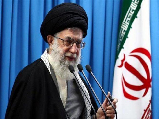 ترامب يفرض عقوبات على ايران تطال المرشد الايراني خامنئي