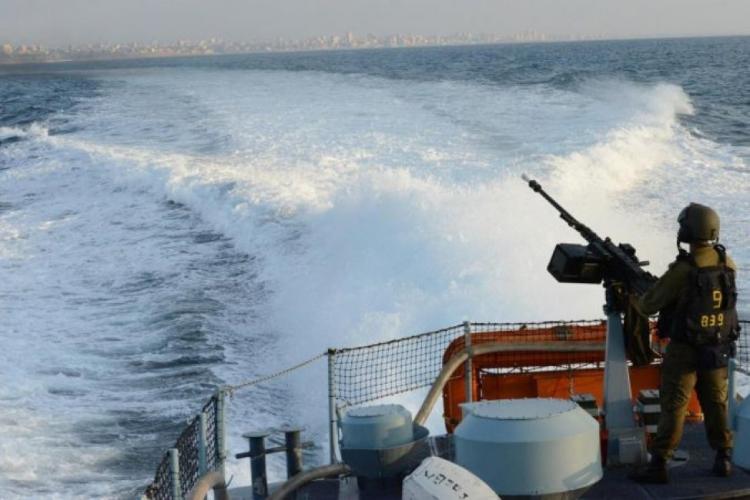 الاحتلال يستهدف الصيادين قبالة سواحل قطاع غزة