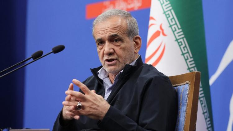 الرئيس الايراني: من الأفضل إنهاء الحرب مع أميركا اليوم ونحن في موقع قوة الرئيس الايراني: من الأفضل إنهاء الحرب مع أميركا اليوم ونحن في موقع قوة